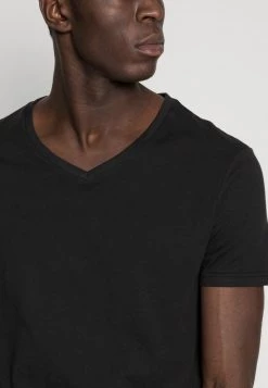 Pier One Hombre 5 PACK - Camiseta Básica - White/blue/black -Ofertas Pier One Tienda 04339dc8a41b4f87892bcf5988fa14bc