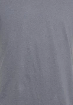 Pier One 3 PACK - Camiseta Básica - White/dark Grey, Hombre -Ofertas Pier One Tienda 080040af6f614162af5fc1a24cd98ef2