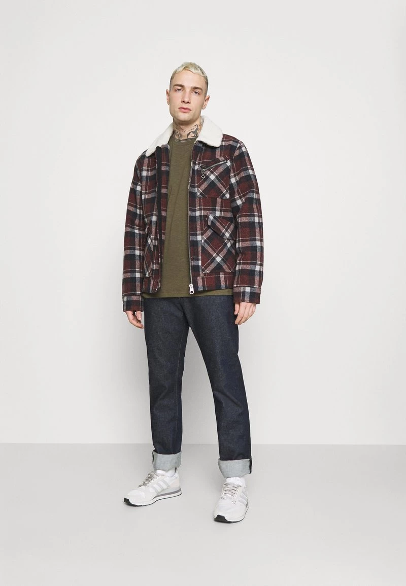 Pier One Unisexo Camiseta Estampada - Olive 4 Pier One Unisexo Camiseta Estampada - Olive - Imagen 2