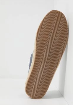 Pier One Unisexo UNISEX - Alpargatas - Blue -Ofertas Pier One Tienda 2cae18c64fec4d4fb91bef2a1cf6da8e