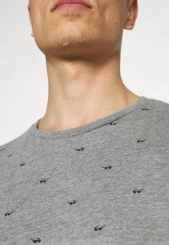 Pier One Hombre Camiseta Estampada - Grey -Ofertas Pier One Tienda 357d2b4763f147f49bd89379c32e8d23