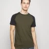Pier One Hombre Camiseta Básica - Olive 1 Pier One Hombre Camiseta Básica - Olive -Ofertas Pier One Tienda 388da2739cb54462876c09534de9d03f