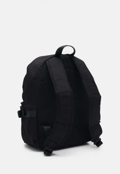 Pier One Unisexo Mochila - Black -Ofertas Pier One Tienda 38e45095c0194ef8a31eb694a671eb6b