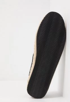 Pier One Unisexo RENA ESPADRILLE UNISEX - Alpargatas - Black -Ofertas Pier One Tienda 3dfc448275e348a8b076241cb5cb12a4