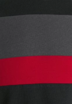 Pier One Hombre Camiseta Básica - Black -Ofertas Pier One Tienda 4cf7a8fdb2664e83a889d11ab6482f53