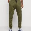 Pier One Hombre Pantalones Deportivos - Olive 2 Pier One Hombre Pantalones Deportivos - Olive -Ofertas Pier One Tienda 583256bb2f2b44e095a36636dc4e49b5