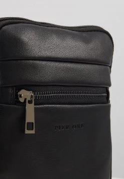 Pier One Hombre Bandolera - Black -Ofertas Pier One Tienda 78aff374d6894f0aa891eda30436c99c