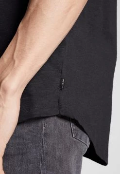 Pier One Hombre Camiseta Básica - Black 11 Pier One Hombre Camiseta Básica - Black -Ofertas Pier One Tienda 7a5a85eb54da478ca91edef0d380e1c9