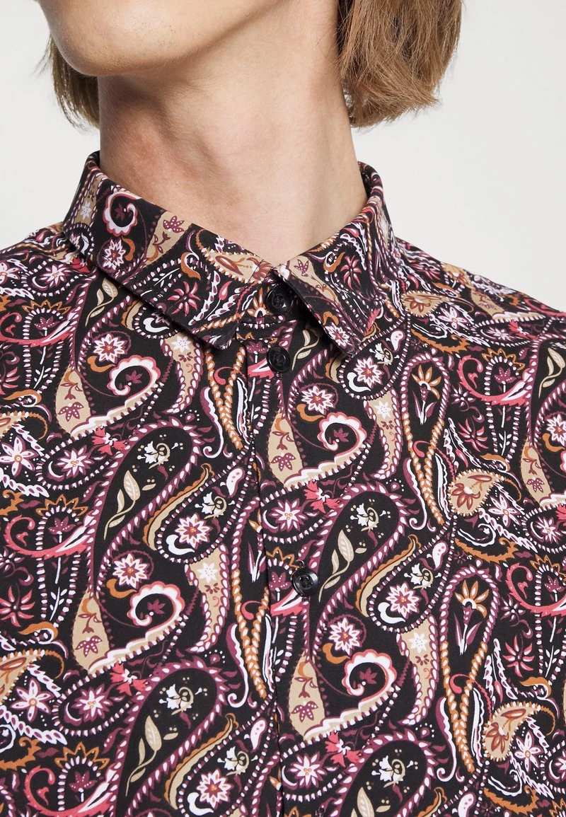 Pier One FESTIVE AOP - Camisa - Black/multi-coloured, Hombre 8 Pier One FESTIVE AOP - Camisa - Black/multi-coloured, Hombre - Imagen 6