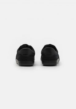 Pier One Hombre Zapatillas - Black 10 Pier One Hombre Zapatillas - Black -Ofertas Pier One Tienda 92e24a95f77c43d7a5a219ab3666744b