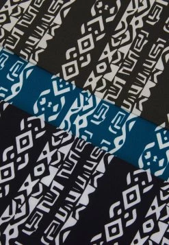 Pier One BANDANAS 3 PACK UNISEX - Pañuelo - Black/khaki/blue, Unisexo 13 Pier One BANDANAS 3 PACK UNISEX - Pañuelo - Black/khaki/blue, Unisexo -Ofertas Pier One Tienda 978c51e152634f8c960a7bb8e0131bdb