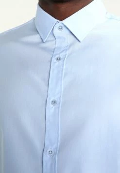 Pier One Hombre Camisa Elegante - Light Blue -Ofertas Pier One Tienda 99ba3db9ba824e28957428283b63ef38