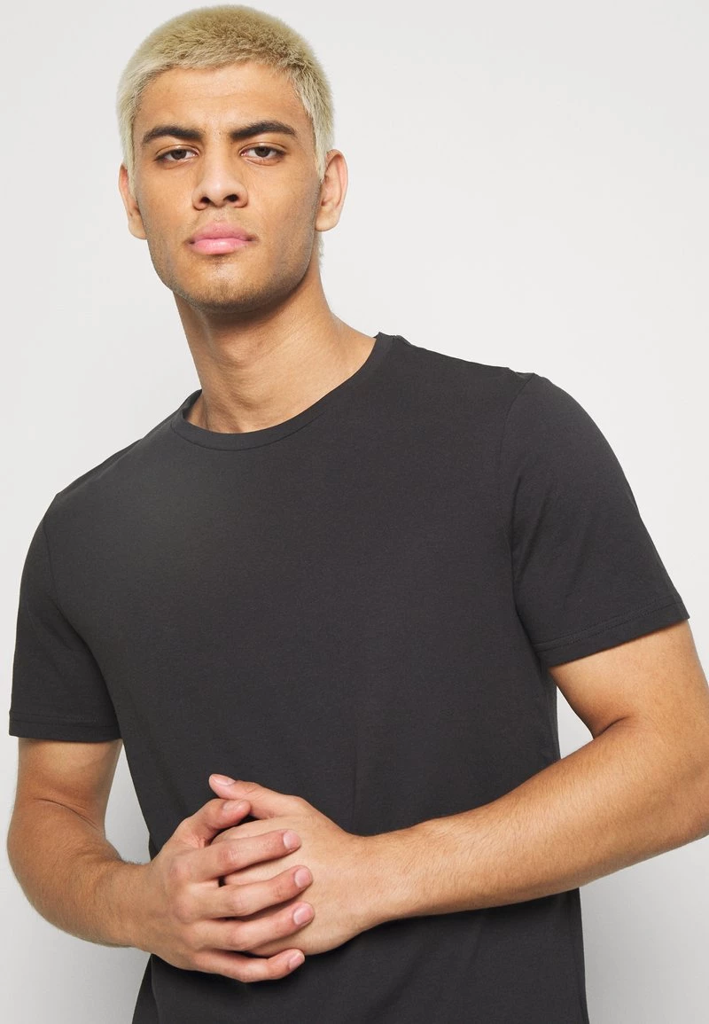 Pier One Hombre 7 PACK - Camiseta Básica - Black 7 Pier One Hombre 7 PACK - Camiseta Básica - Black - Imagen 5