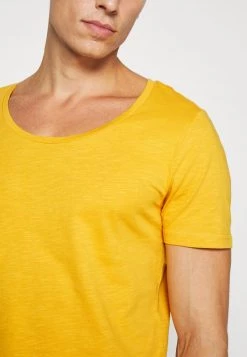 Pier One Hombre Camiseta Básica - Light Yellow 11 Pier One Hombre Camiseta Básica - Light Yellow -Ofertas Pier One Tienda a899c187bfe34c968bd43da55b612576