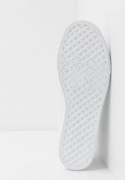 Pier One Unisexo UNISEX - Zapatillas Altas - White 12 Pier One Unisexo UNISEX - Zapatillas Altas - White -Ofertas Pier One Tienda c3351a79f8ca4ce18346fc39e69d6d1f