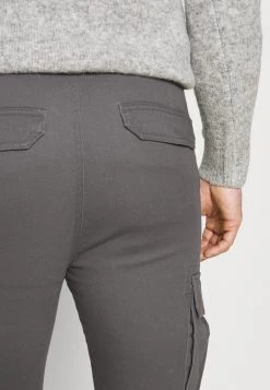 Pier One Hombre Pantalones Cargo - Dark Grey -Ofertas Pier One Tienda da099017322341c49801a395a66352f3