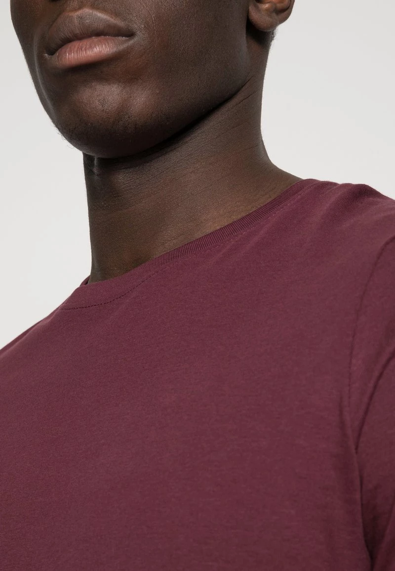 Pier One Hombre 2 PACK - Camiseta Básica - Bordeaux 8 Pier One Hombre 2 PACK - Camiseta Básica - Bordeaux - Imagen 6