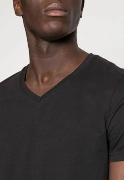 Pier One Hombre 3 PACK - Camiseta Básica - Black -Ofertas Pier One Tienda df7c9f951f5c42309db997b3240fc1e8