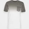 Pier One Hombre Camiseta Estampada - White/grey 1 Pier One Hombre Camiseta Estampada - White/grey -Ofertas Pier One Tienda f01232a944524071b0178a5af1037810
