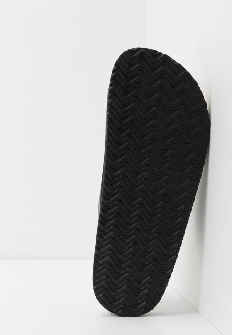 Pier One Hombre UNISEX - Pantuflas - Black 10 Pier One Hombre UNISEX - Pantuflas - Black - Imagen 8